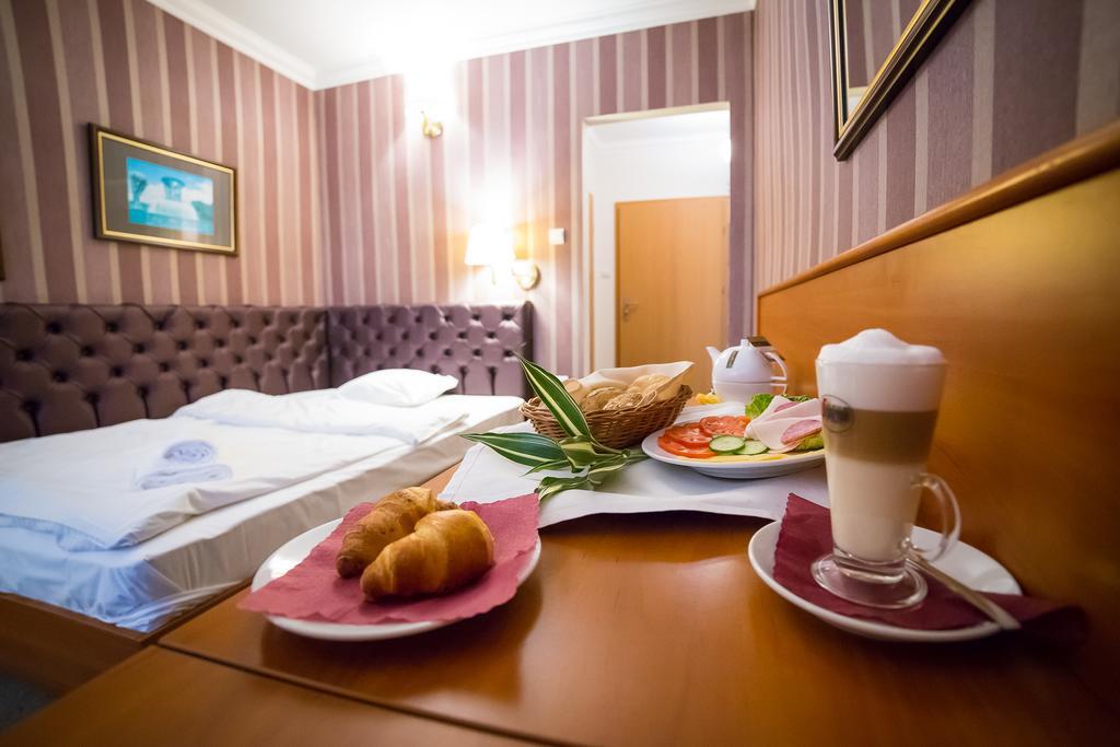 Hotel Europejski Nysa Værelse billede